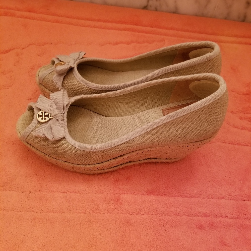 Shoes - Picture 3 of 7